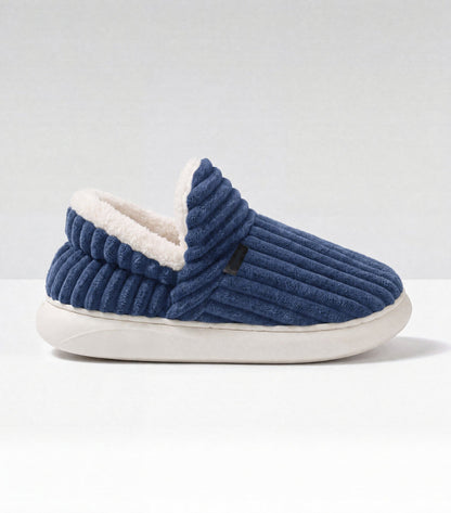 Chaussons moelleux Corella bleu, de profil