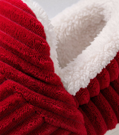 Chaussons moelleux Corella rouge, détail de la peluche