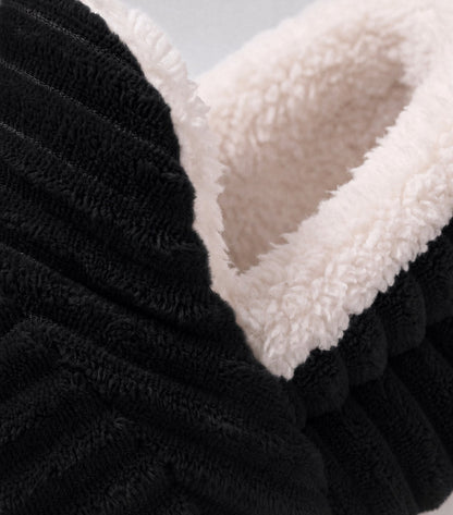 Chaussons moelleux Corella noir, détail de la peluche