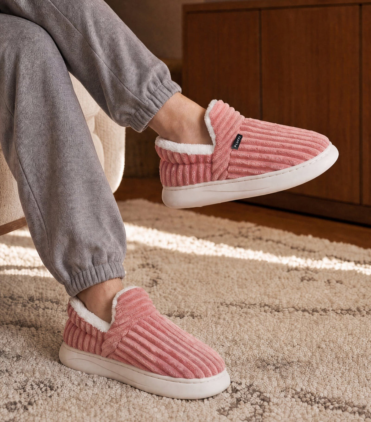 Chaussons moelleux Corella rose, portés