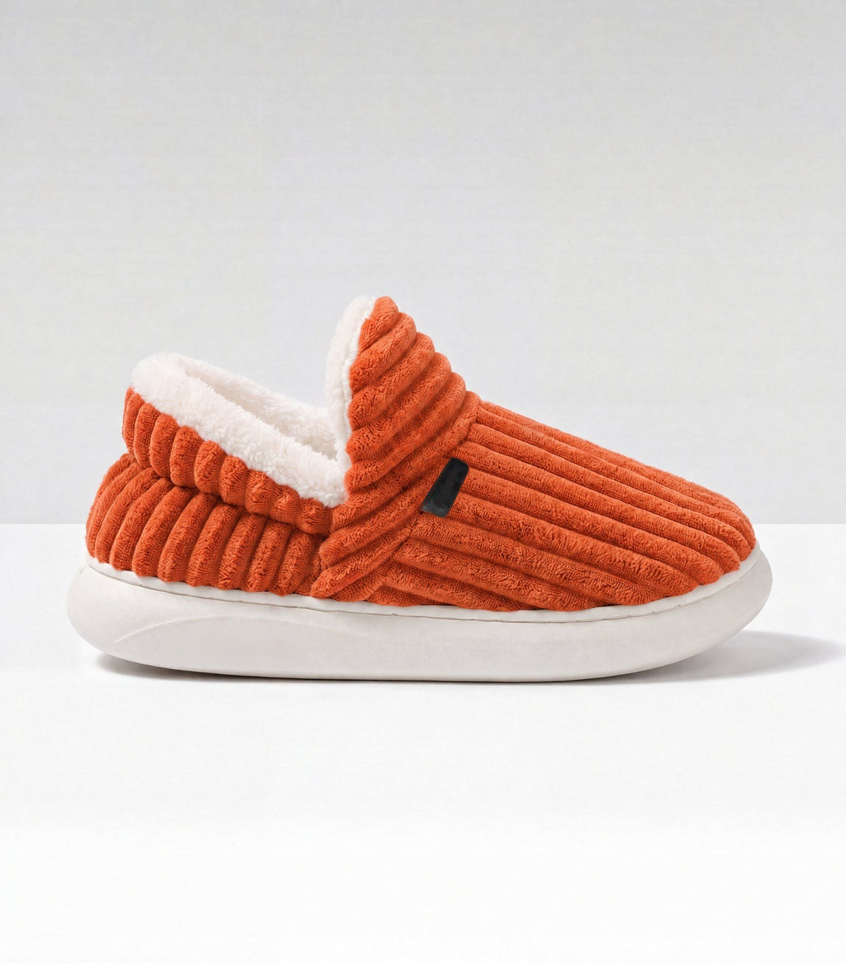 Chaussons moelleux Corella orange, de profil