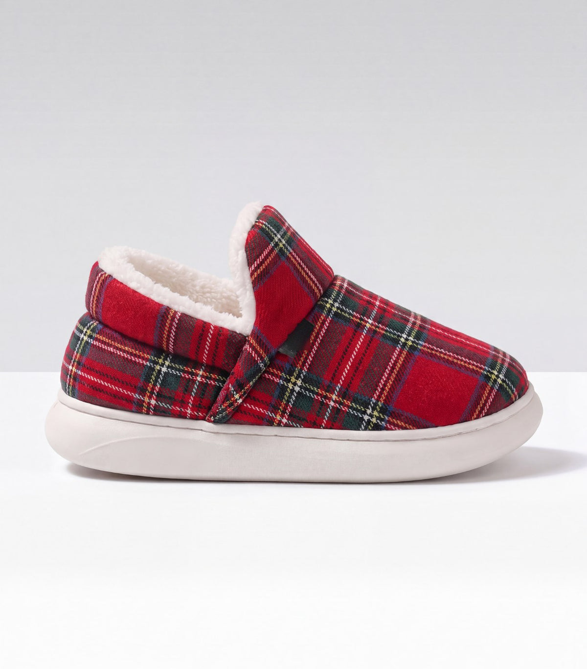 Chaussons moelleux Corella tartan rouge, de profil